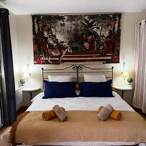 https://apt-la-calade.fr-provencehotel.com