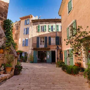 https://le-petit-villecrozien.fr-provencehotel.com